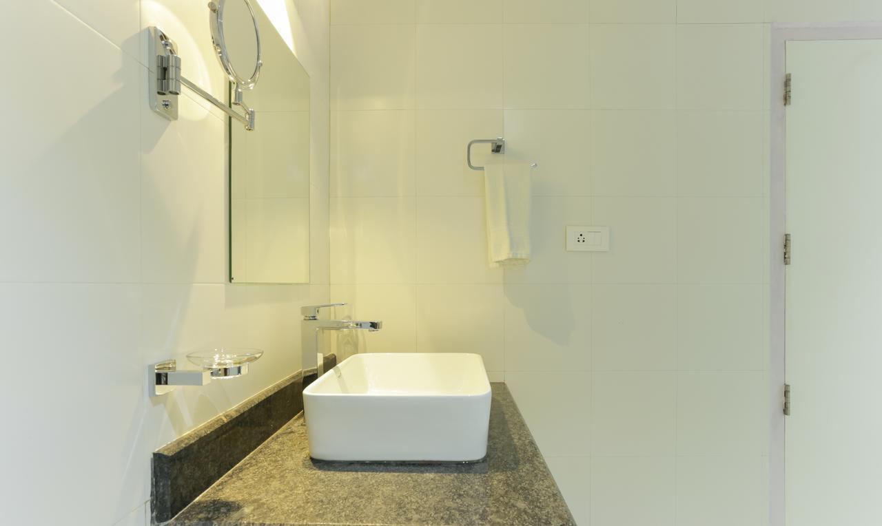 Hotel Crown Suites Kochi Dış mekan fotoğraf